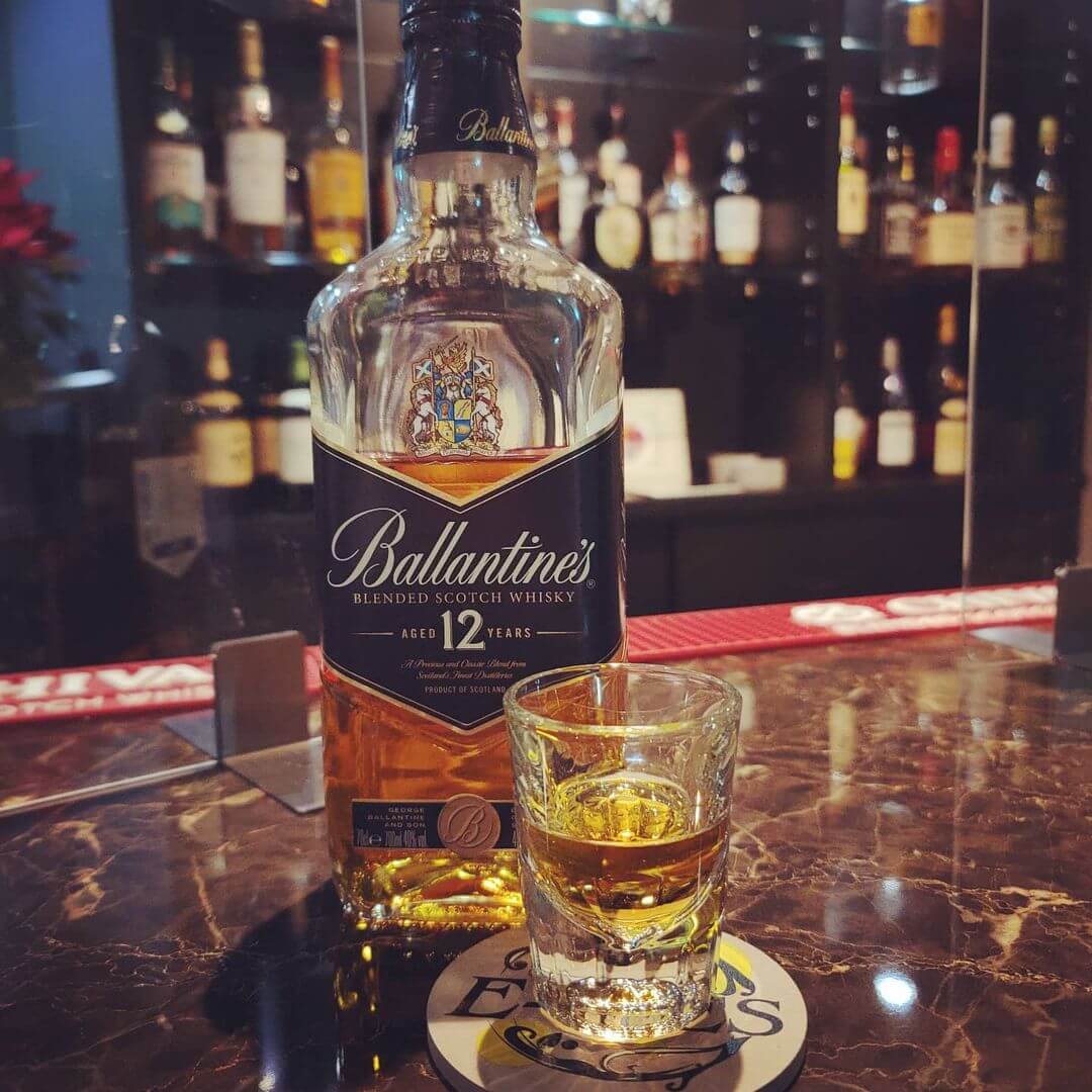 Ruou Ballantine's 12 Blended Scotch Whisky