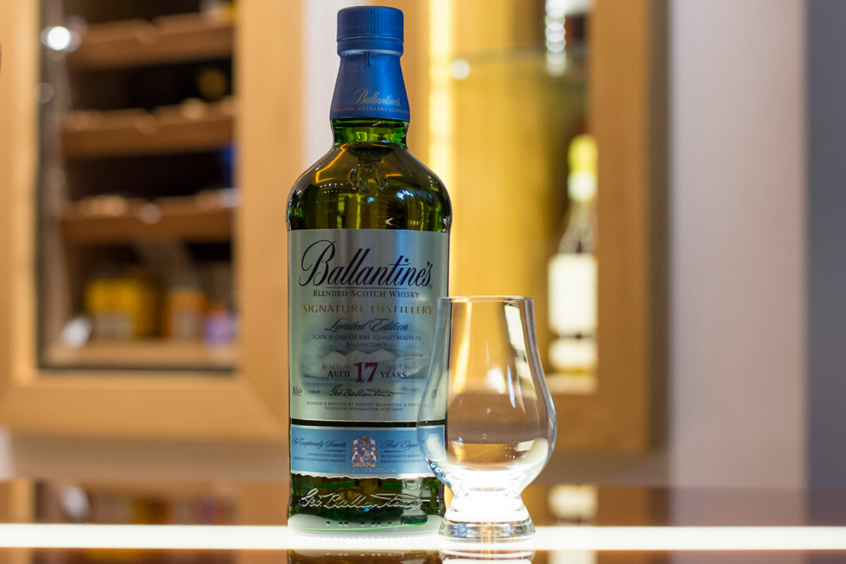 Quà tặng whisky chai rượu Ballantines 17