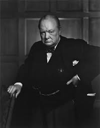 Winston Churchill - chính trị gia yêu thích rượu whisky và xì gà