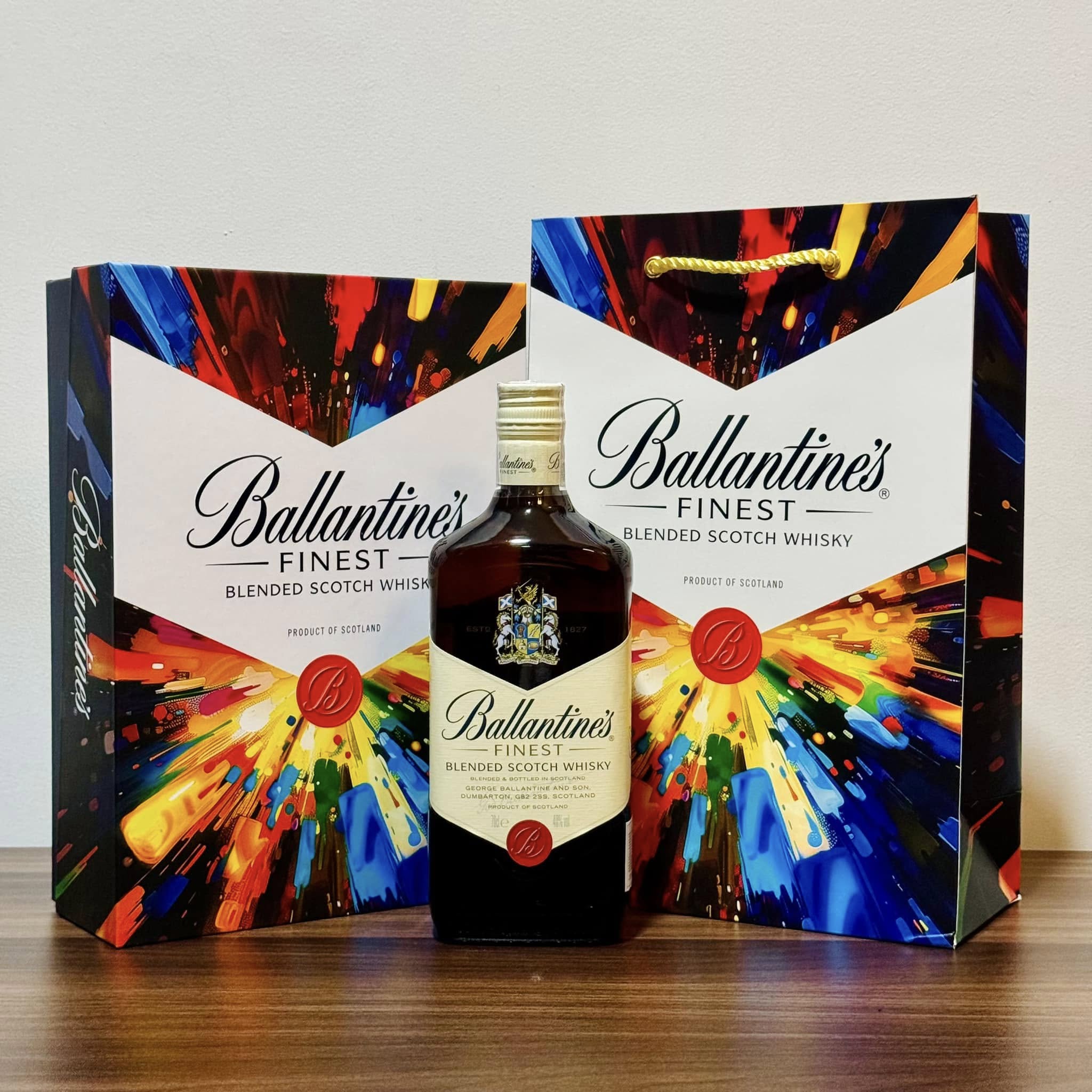 Hộp quà Tết Ballantines Finest 2025