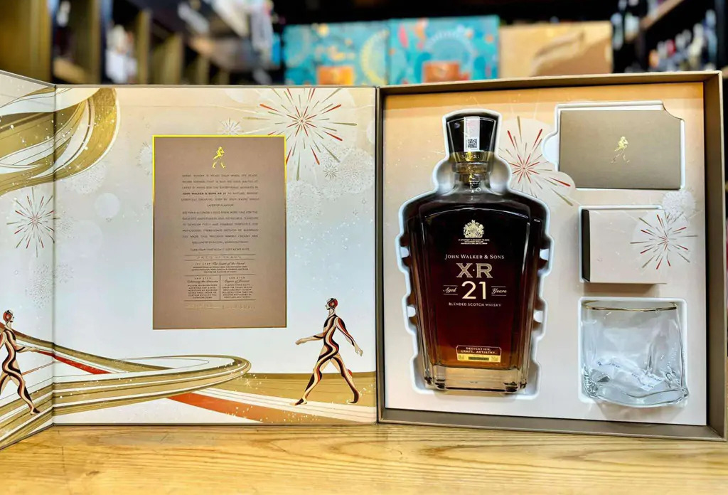 Rượu John Walker XR21 Hộp quà Tết 2025