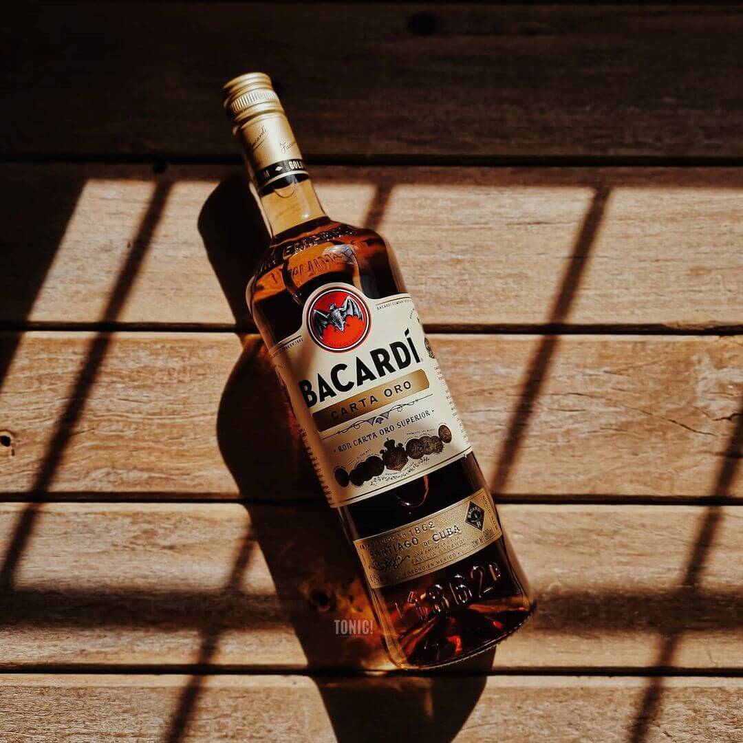 Rượu rum Bacardi Carta Oro
